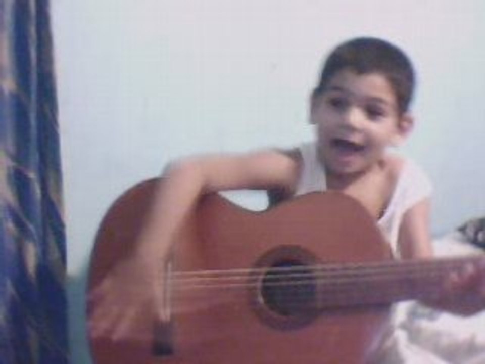 MI HIJO EL LIJA 5 ANOS CANTANDO POR MI CUGNAO