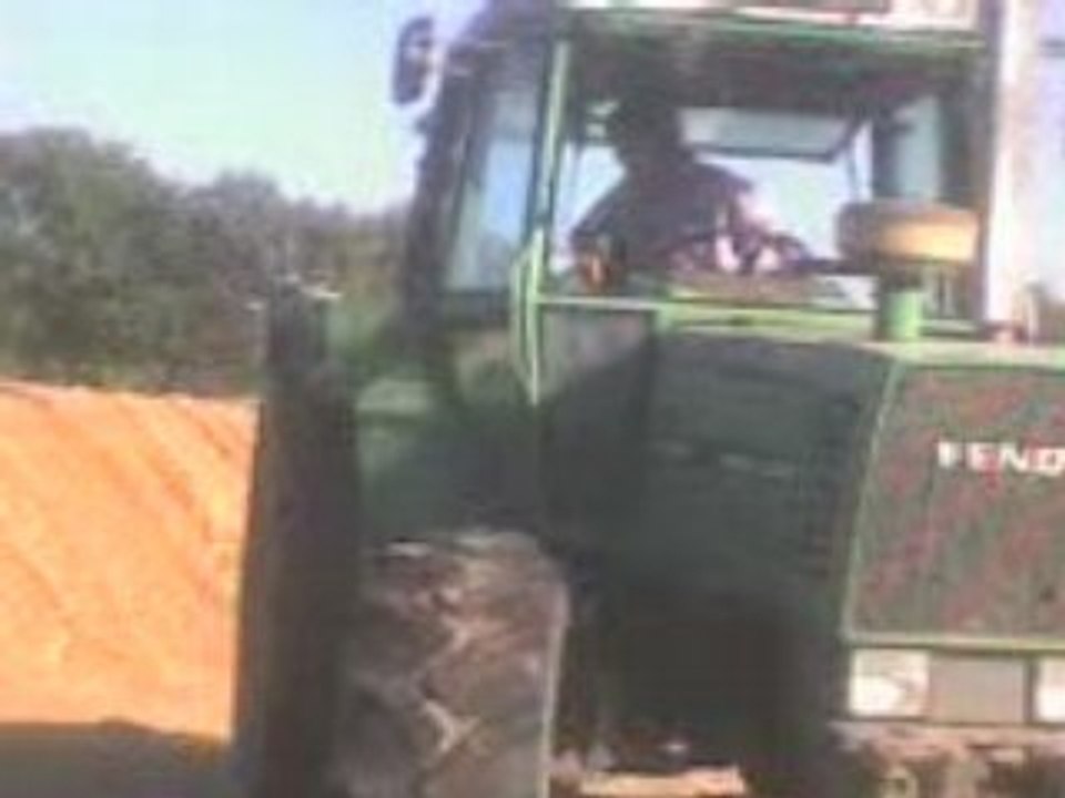 Fendt 311 lsa sur silo