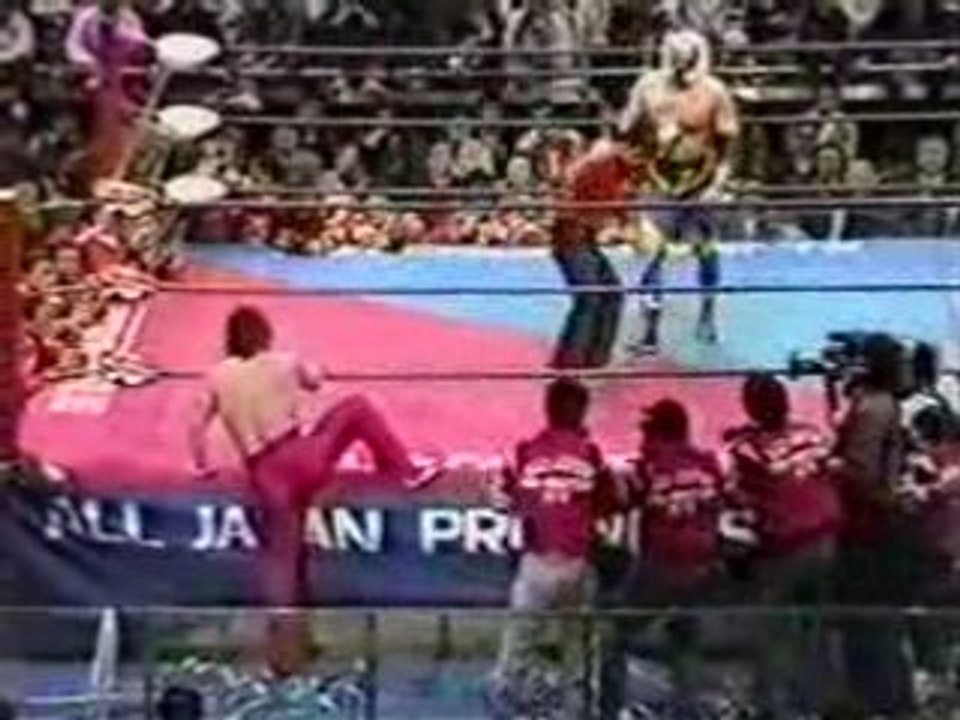 02: Tiger Mask II vs. Kuniaki Kobayashi, 09/03/1985