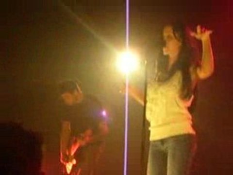 Jenifer =)Le paRfum à vals de près 14.11.2008