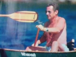 Petit Sarkozy in the city of Francis Bling Bling Evolution