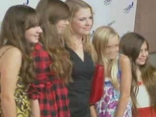 Jonas Brothers concert, fans and stars turn out to see them