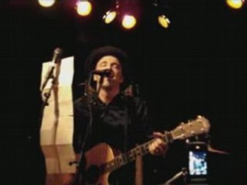 Travis - I Kissed A Girl [Katy Perry Cover]