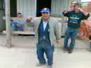 pippo sparascecchi al lavoro