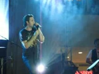 Michael Johns - Don't You Forget About Me - Trinoma