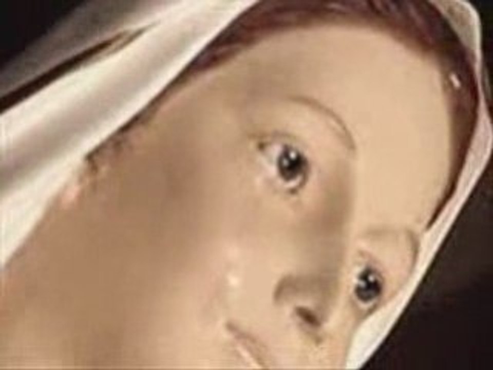 4/5 statue de la vierge marie de Medjugorje qui pleure
