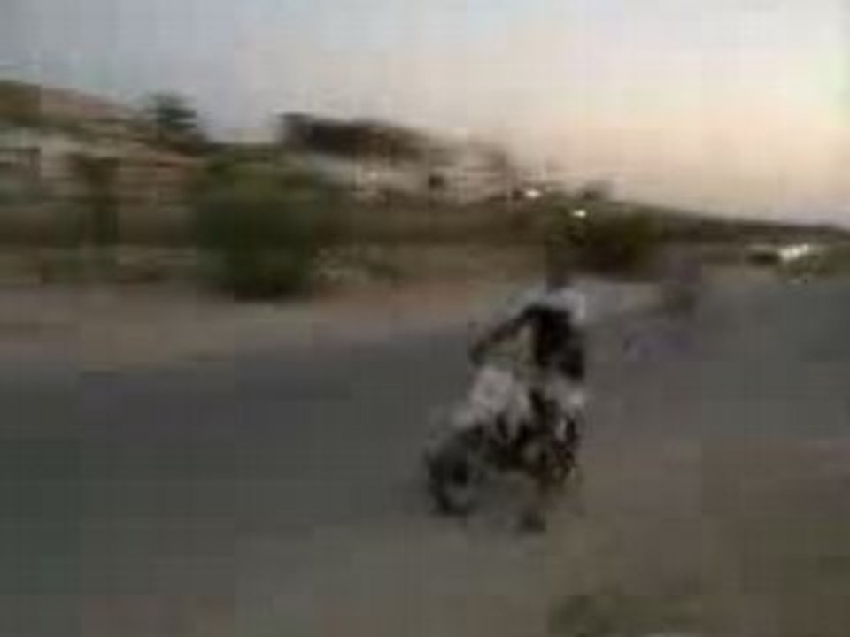 Mahares Yacine tape de la roue avc mn coyote