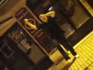 mika en mode tecktonik xD