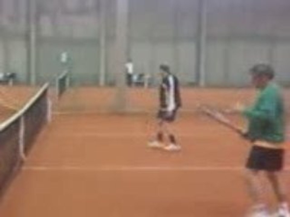 Alf au tennis