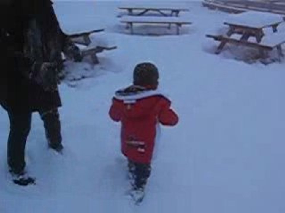 THOMAS DANS LA NEIGE - COL DES ARAVIS 29-10-08