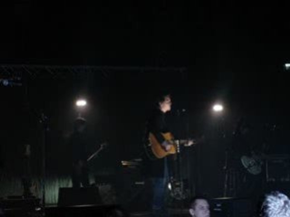 Raphaël - Je sais que la Terre est plate (Live)