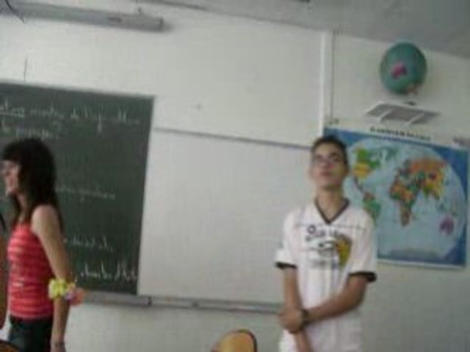 Derniier jOur au cOllège, Sylvain avale des bOnbOns XD