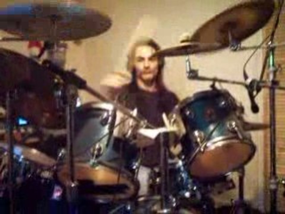 seance enregistrement batterie pour l'album de " Cluster "