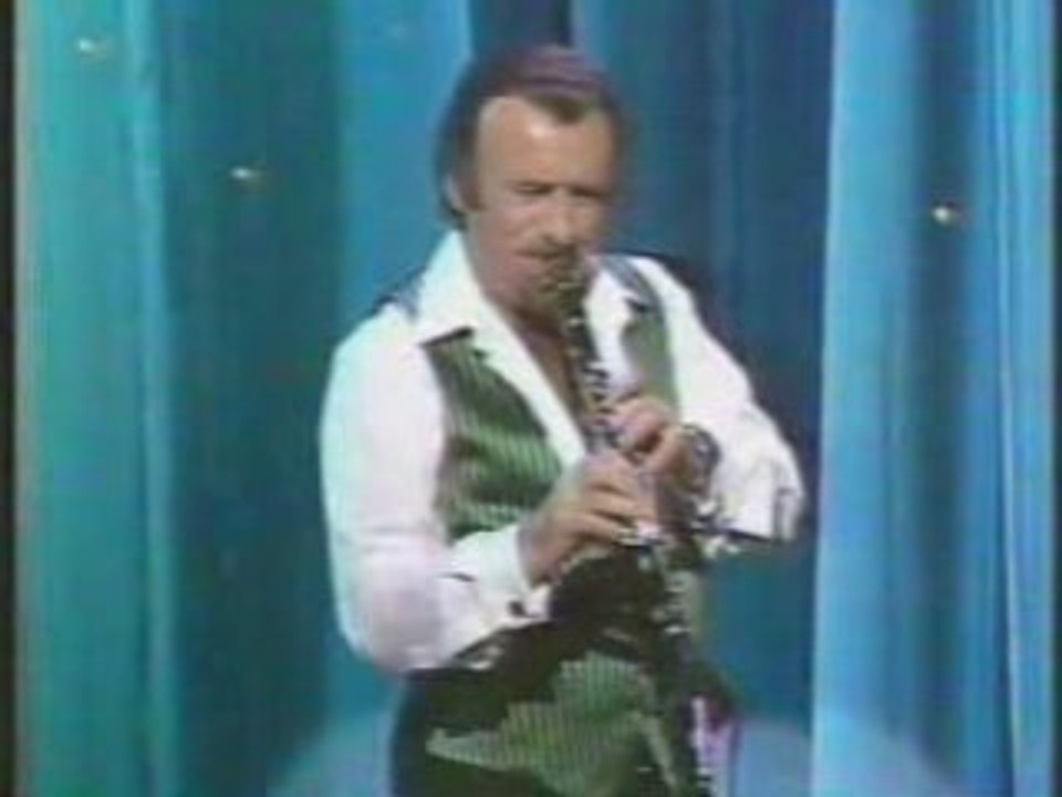Mr Acker Bilk - Stranger On The Shore 1988 (Live).flv