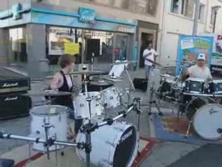 Hot Avril Lavigne Crazy Drums