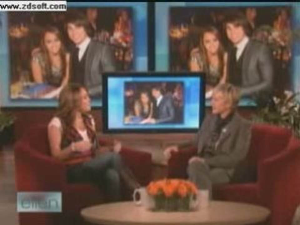 MILEY CYRUS MORTE DE RIRE AU ELLEN DEGENERES SHOW (FR)