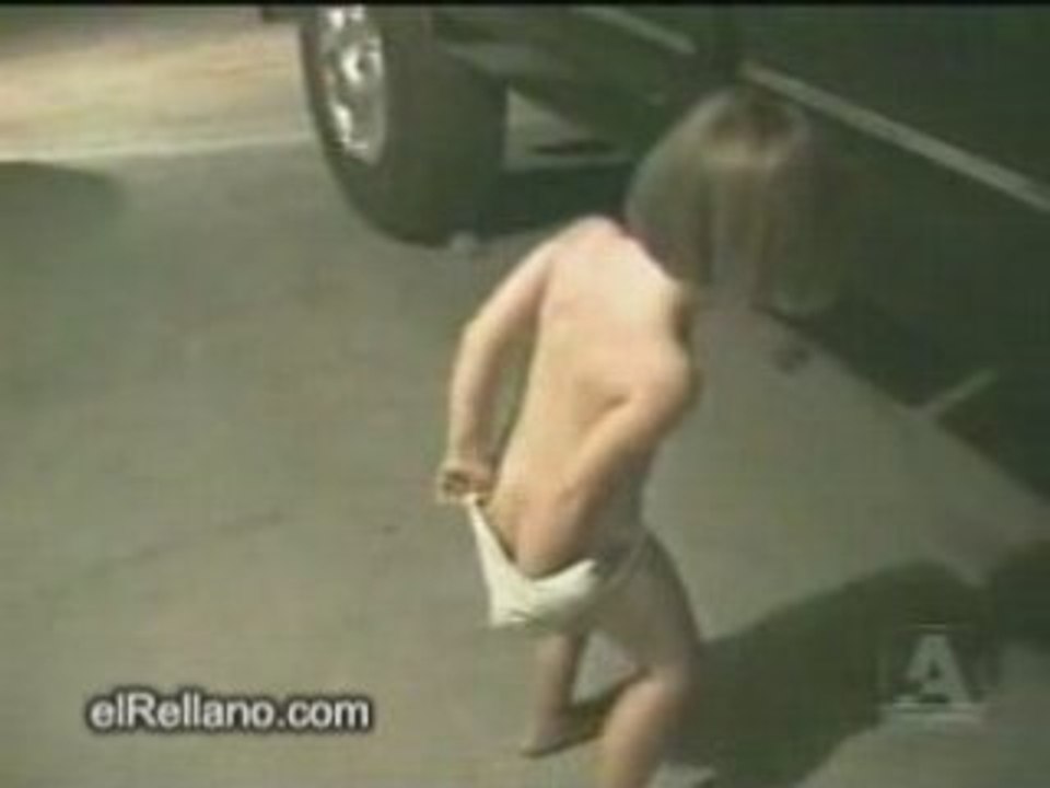 Criança guarda tudo o que acha!