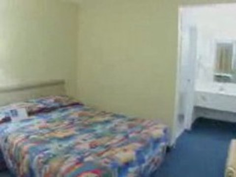 MOTEL 6 OAKLAND AIRPORT Video Tour