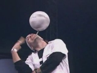 Incredible street soccer skills on show in Brazil