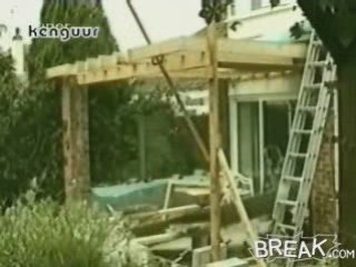 Regis se met au bricolage!