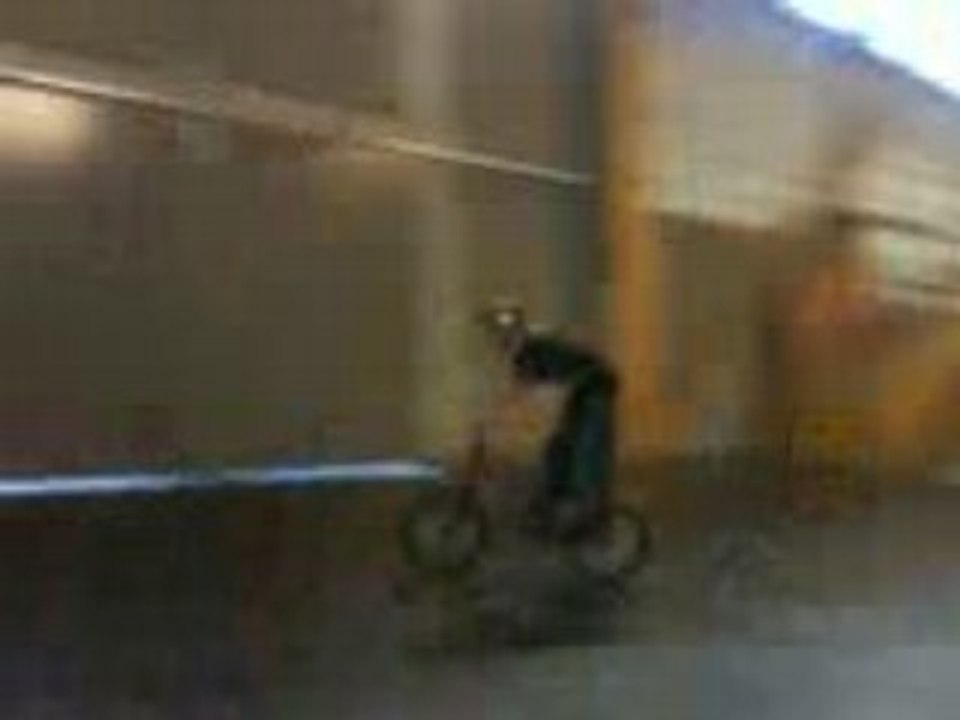 Bmx 180° aerial- 360°