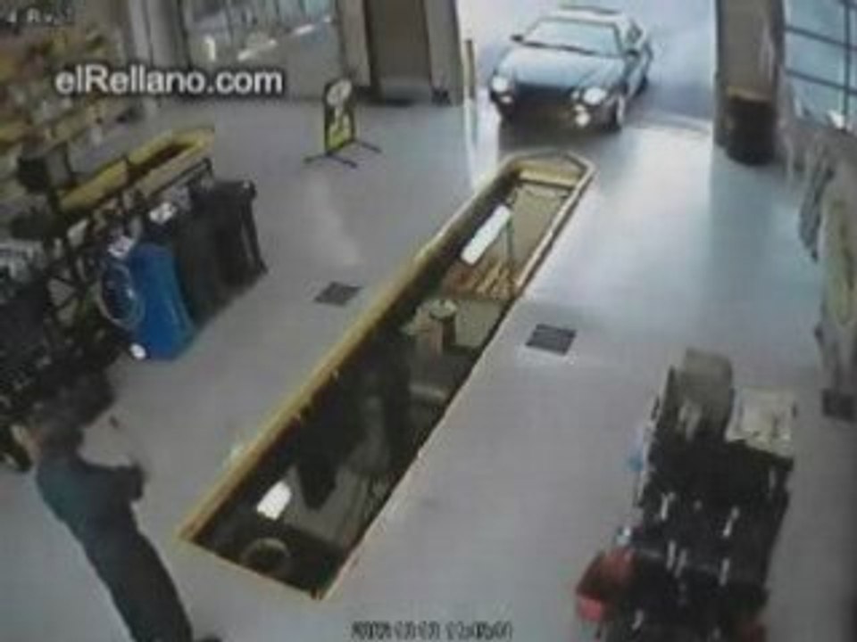 gag rire Femme chez le garagiste