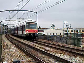 MI79 : Arrivée à la gare de la Croix de Berny sur la ligne B du RER
