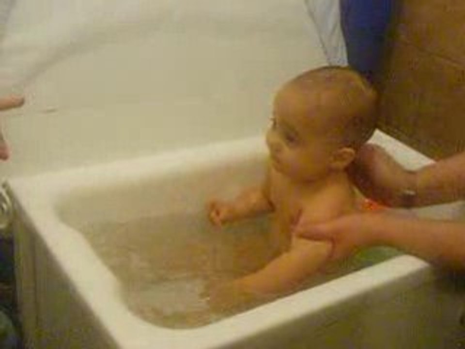 monica dans le bain