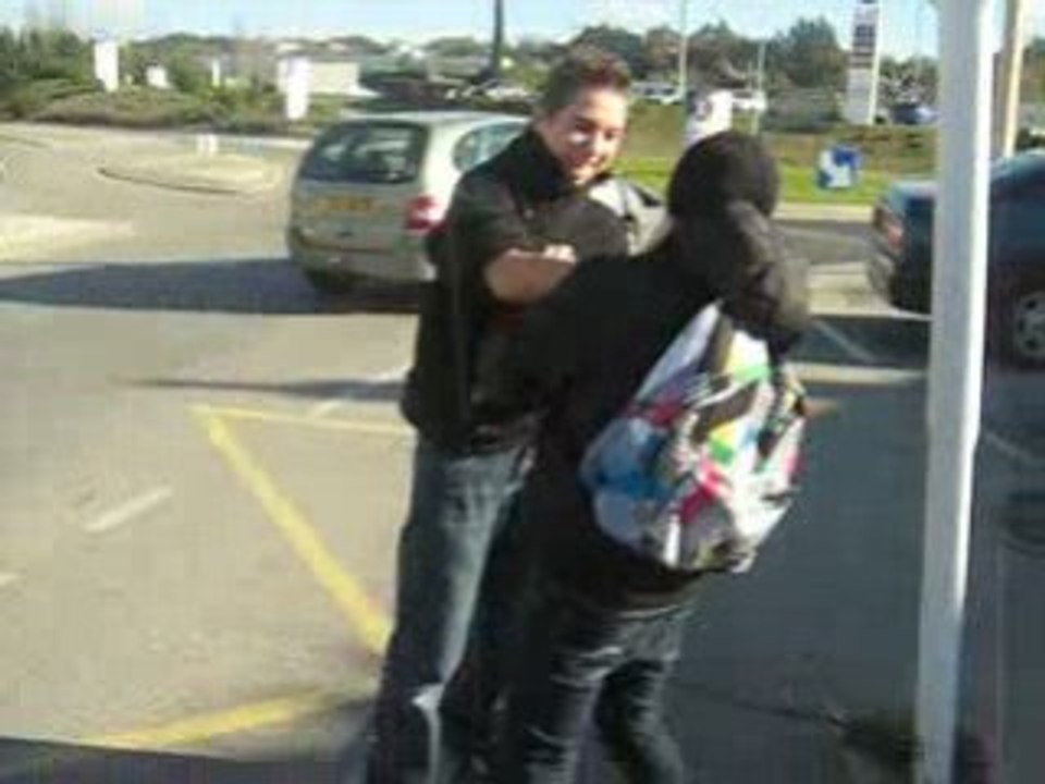 Euuh bientot fini, les acteurs seront virés prochainement xD