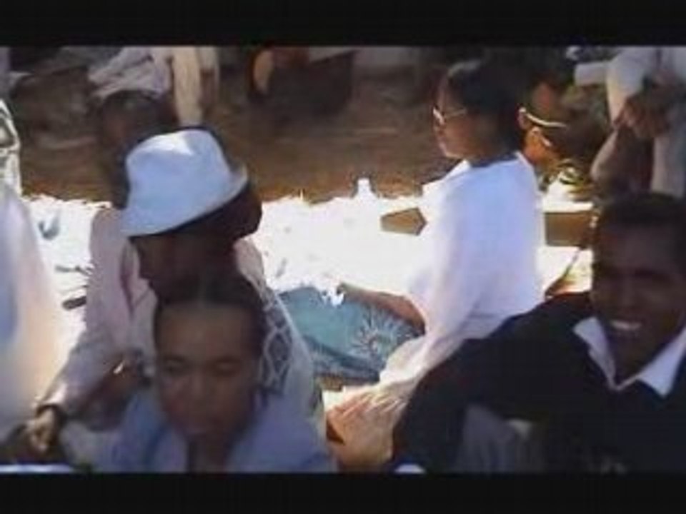 Saotra sy dera - Manomboka anio