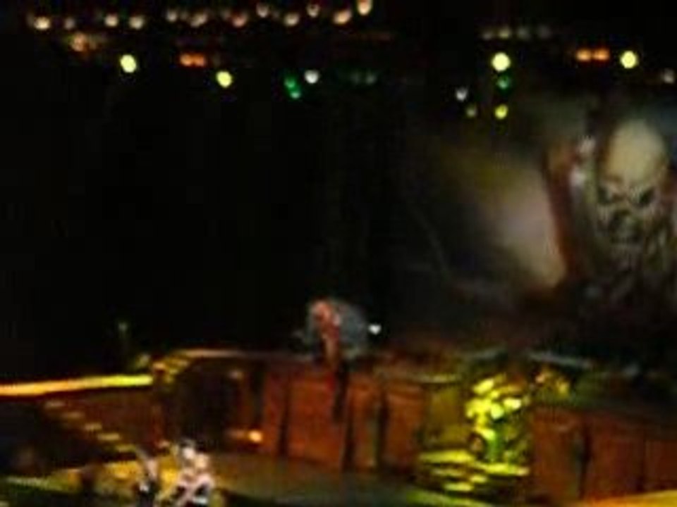 Iron Maiden - The Trooper (Live in Bercy) 02-07-2008