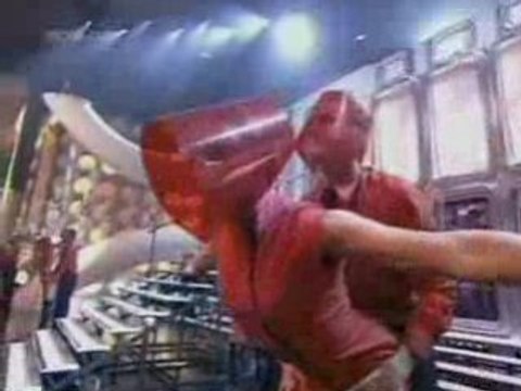 Kylie Minogue - Can't Get You Out Of My Head MTV EMA Live [2001]