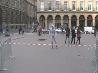 Ernest roller palais royal MOV02F