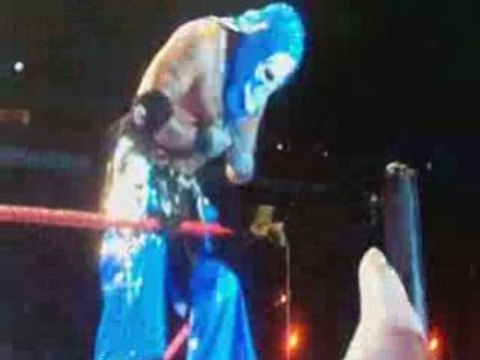 WWE raw à paris bercy rey mysterio vs kane (NO DQ match)