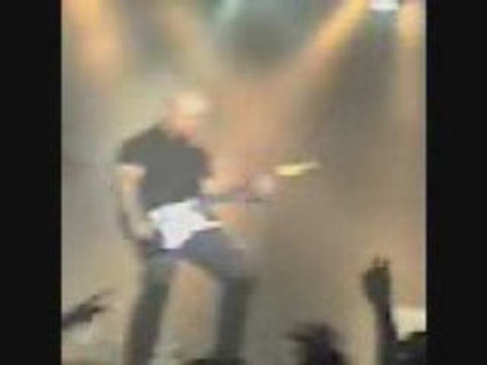 Simple Plan - I Do Anything Live @ Toulouse 20-11-08