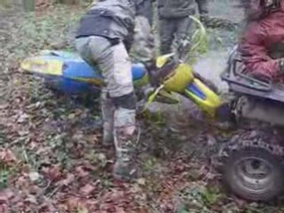Passage riviere Quad Moto et gamelle