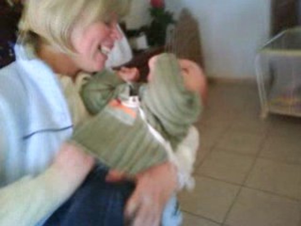 MATHIS a un fou rire avec mamie