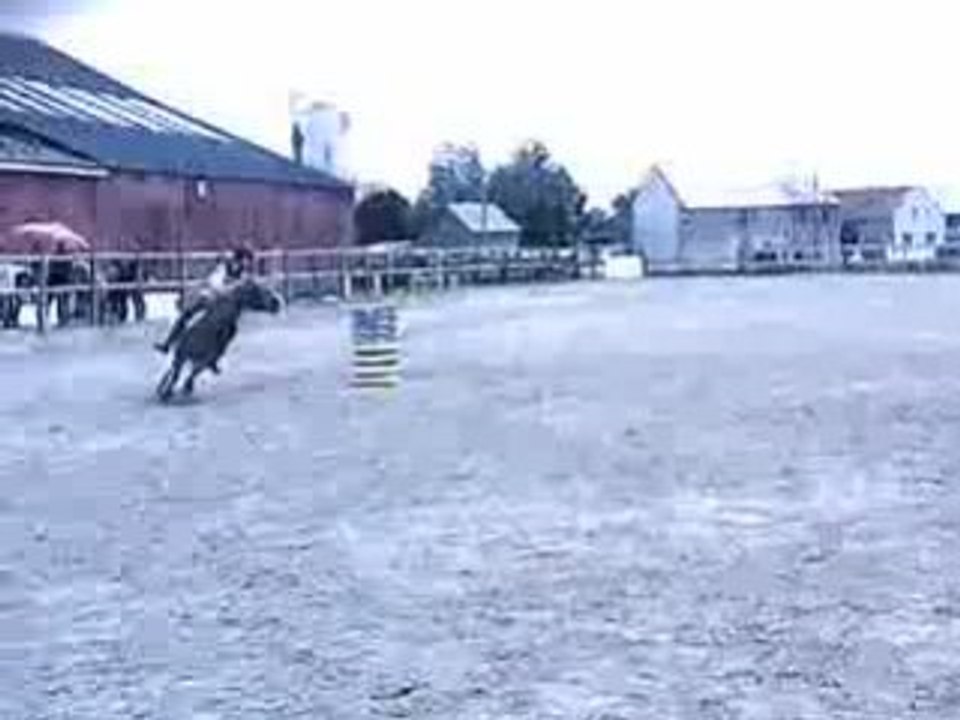 BARREL RACE AVEC DANSEUSE