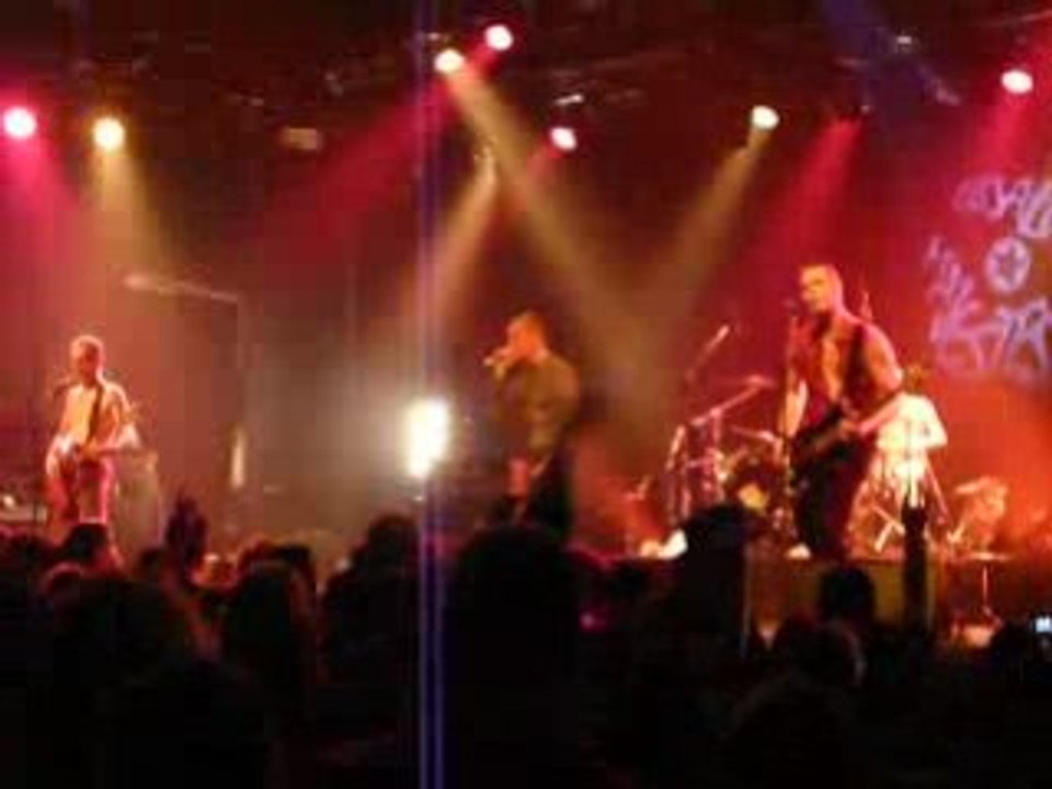 LES SALES MAJESTES - Sois Pauvre et Tais-Toi (Elysée 2008)