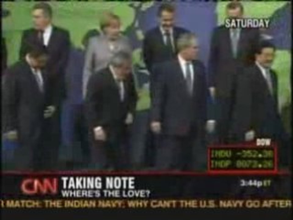 Bush ignore au G20 personne ne lui sert la main