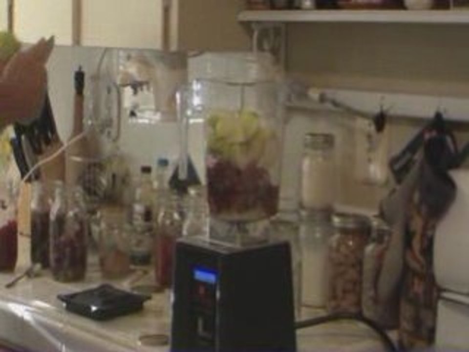 Blendtec ICB7 Blender - Fruit Smoothie