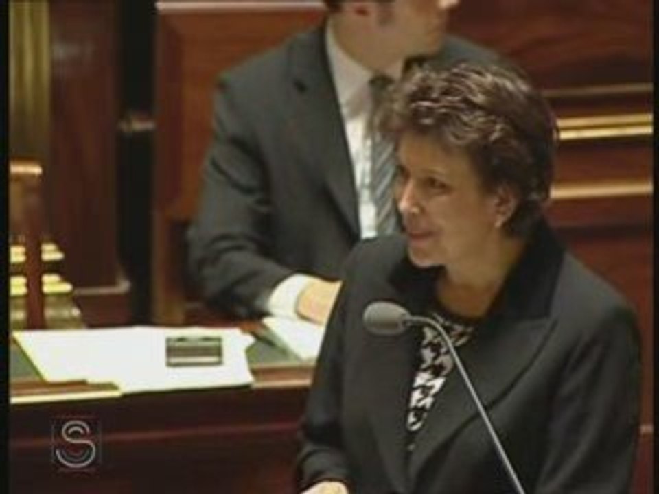 Bruno GILLES Pose une question au Sénat sur l'hôpital