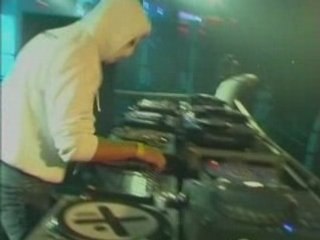 Angerfist - The wolrd will shiver