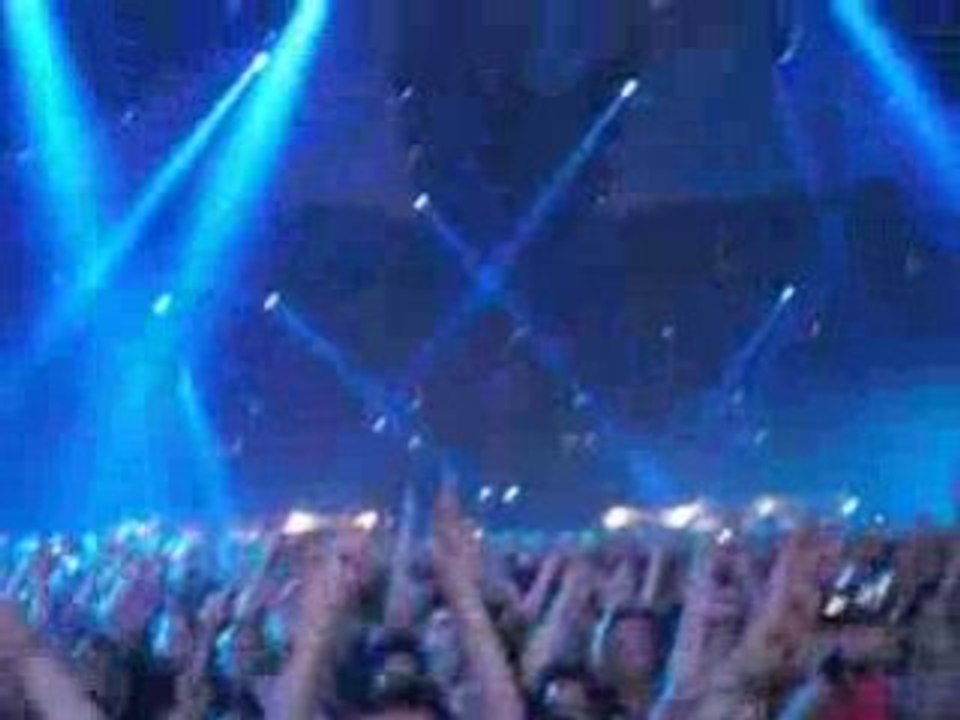 Showtek - Dominate (Rmx)