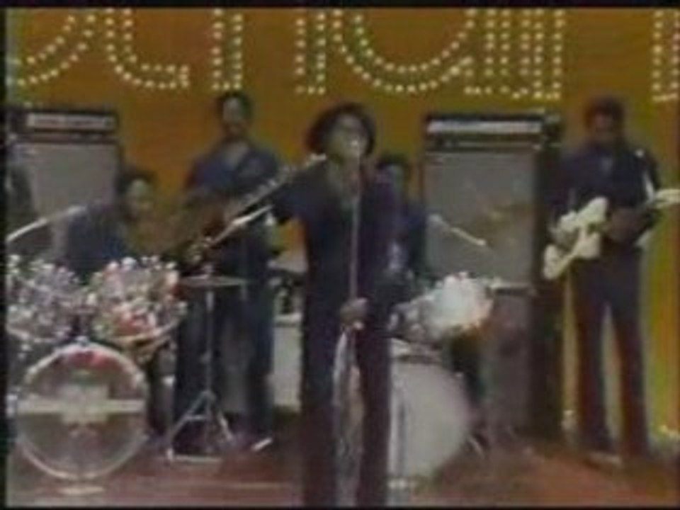 James Brown - Make It Funky - (Soul Train 1973)