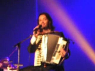 Lille 22-11-08 Le sourire de l'accordéoniste ! lol