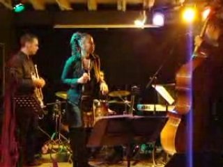 Lyrix en concert à la cave