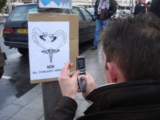 Mobilisation contre les Franchises médicales à Orléans