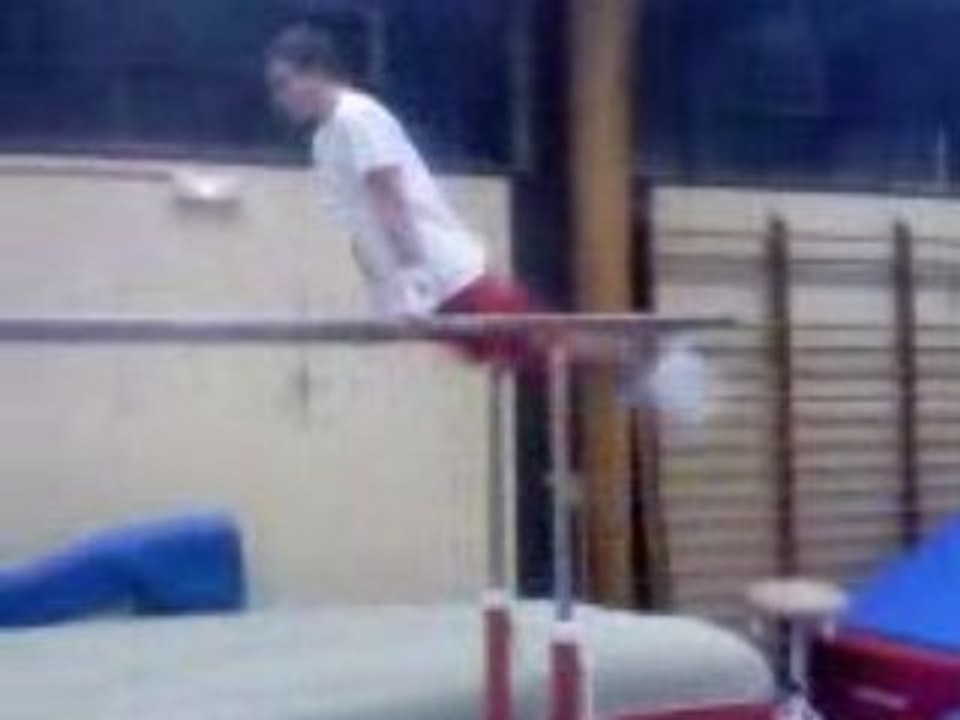 Entrainement de gymnastique de l'USH-GYM Barres parralleles