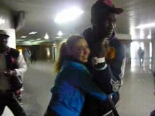 un inconnu qui danse(yooss' nina vickky gregorie)